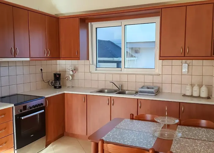 Elegant Apartment With Mountain View