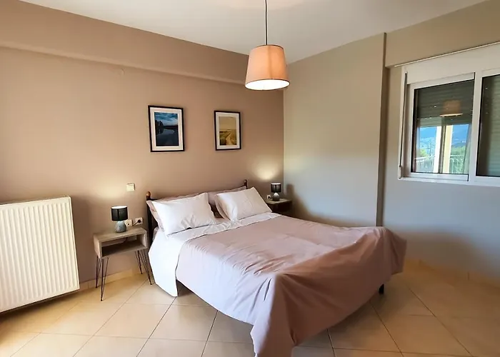 Elegant Apartment With Mountain View